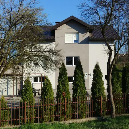 Tarik Villa *